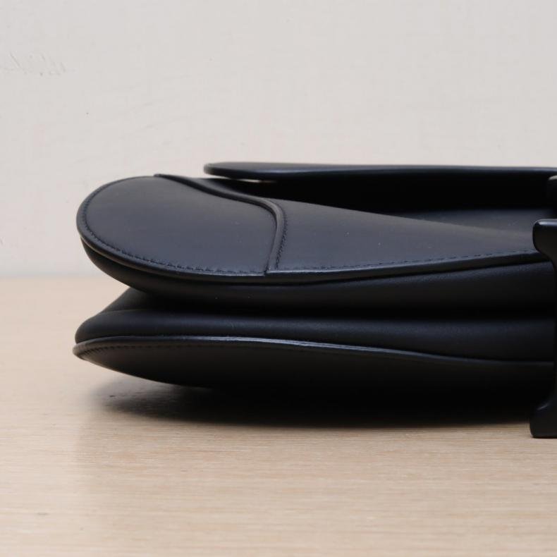 SADDLE 馬鞍 中號 25.5 無肩帶 黑色 皮革C 黑扣 2019-3
