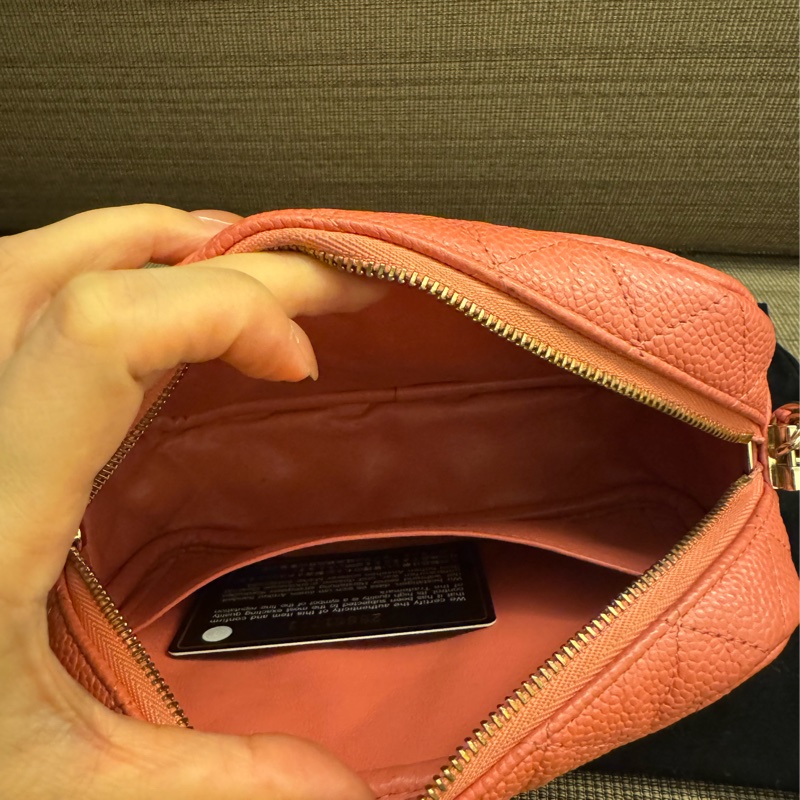 CHANEL 蜜桃粉相機包 25開-4