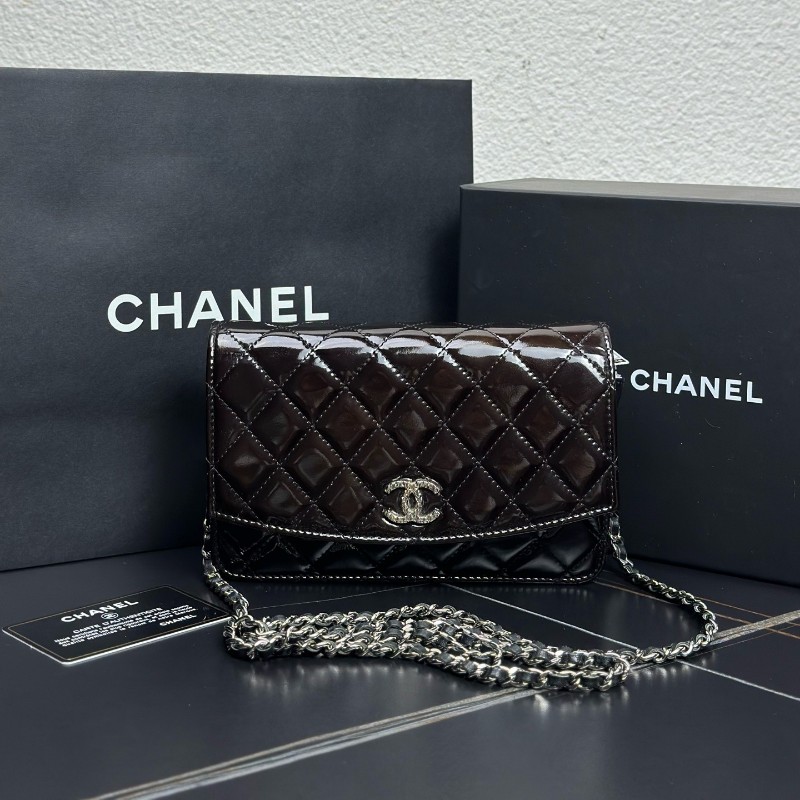 Chanel香奈兒 漆皮浮雕雙C woc 深棗紅 15開 肩背包 斜背包-0