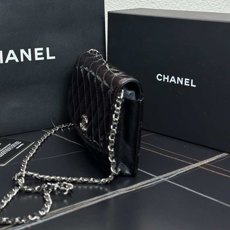 Chanel香奈兒 漆皮浮雕雙C woc 深棗紅 15開 肩背包 斜背包-3