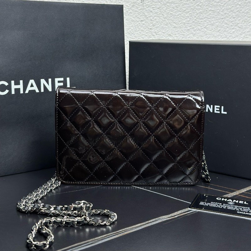 Chanel香奈兒 漆皮浮雕雙C woc 深棗紅 15開 肩背包 斜背包-4