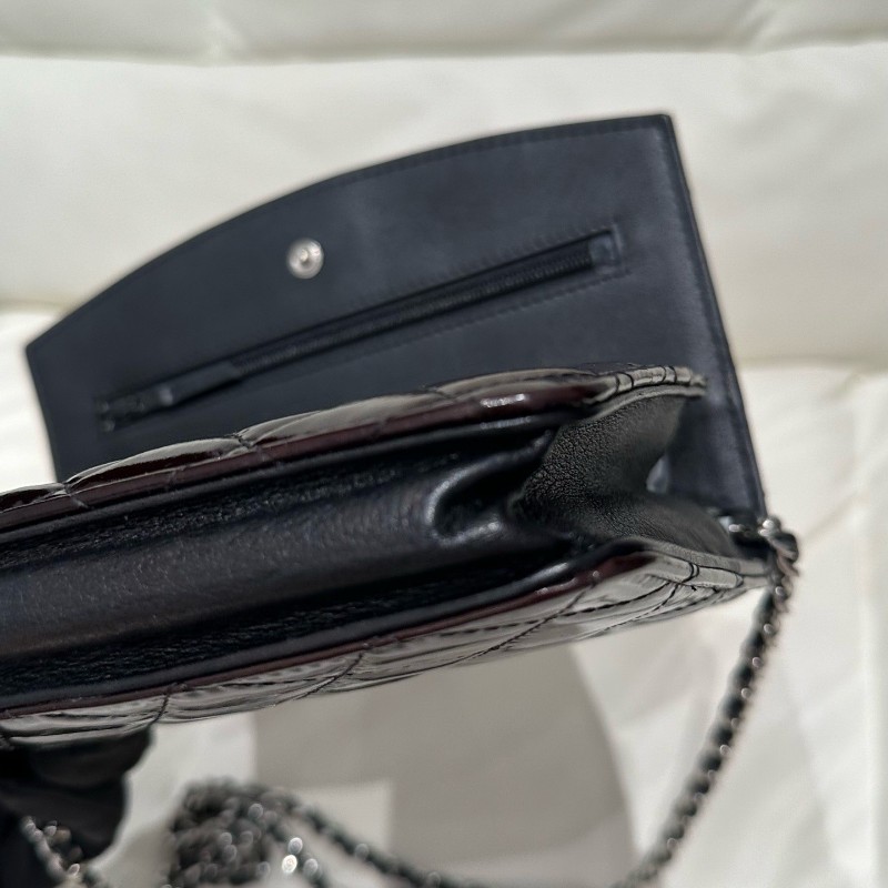 Chanel香奈兒 漆皮浮雕雙C woc 深棗紅 15開 肩背包 斜背包-10