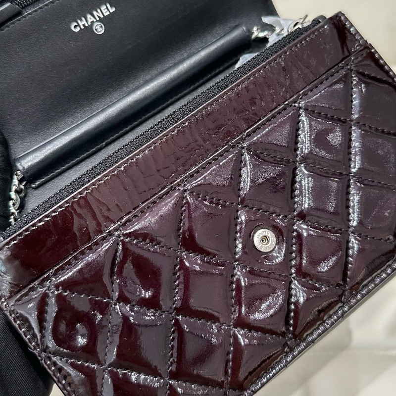 Chanel香奈兒 漆皮浮雕雙C woc 深棗紅 15開 肩背包 斜背包-12