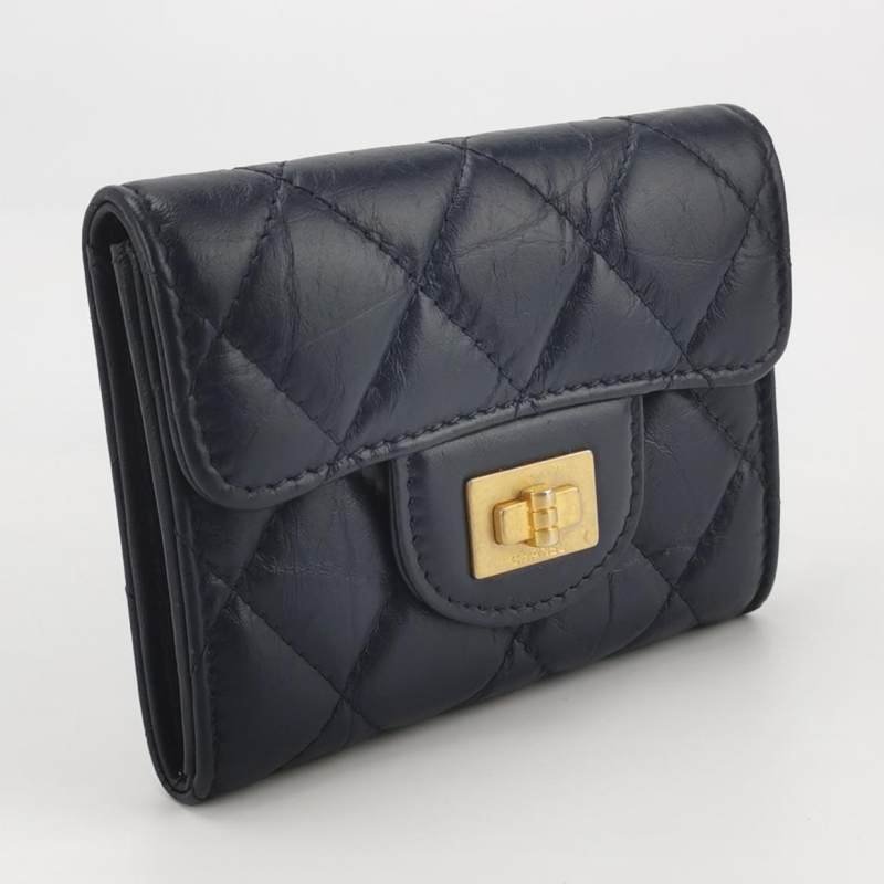 Chanel 2.55 Bag 油蠟皮 純色 菱格 絎縫 長方形旋扣 零錢包-2