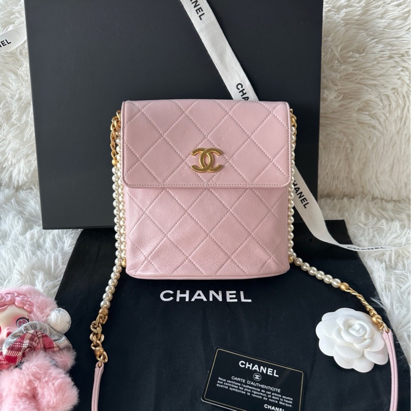 香奈兒 Chanel 粉色 21s Gabrielle 珍珠皮穿鏈金扣 小牛皮 斜挎包 女款 淺粉紅色-0