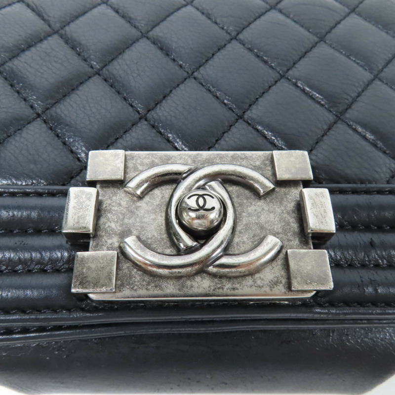 CHANEL 牛皮皮革Boy 20鏈帶肩背袋-6