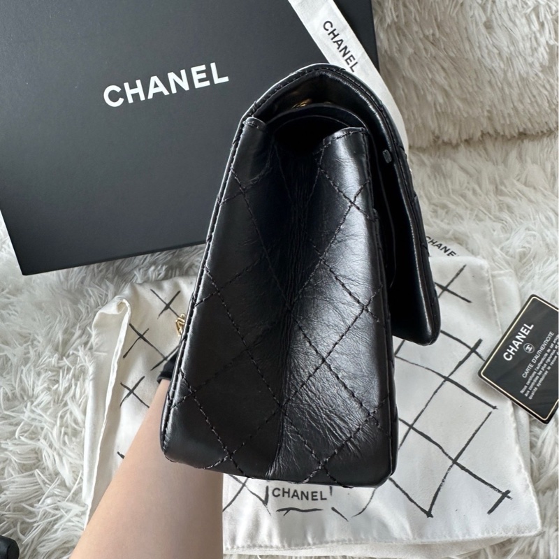 香奈兒 Chanel 2.55 16p 徽章 賭神系列 牛皮 中號 黑色 單肩 斜挎-4