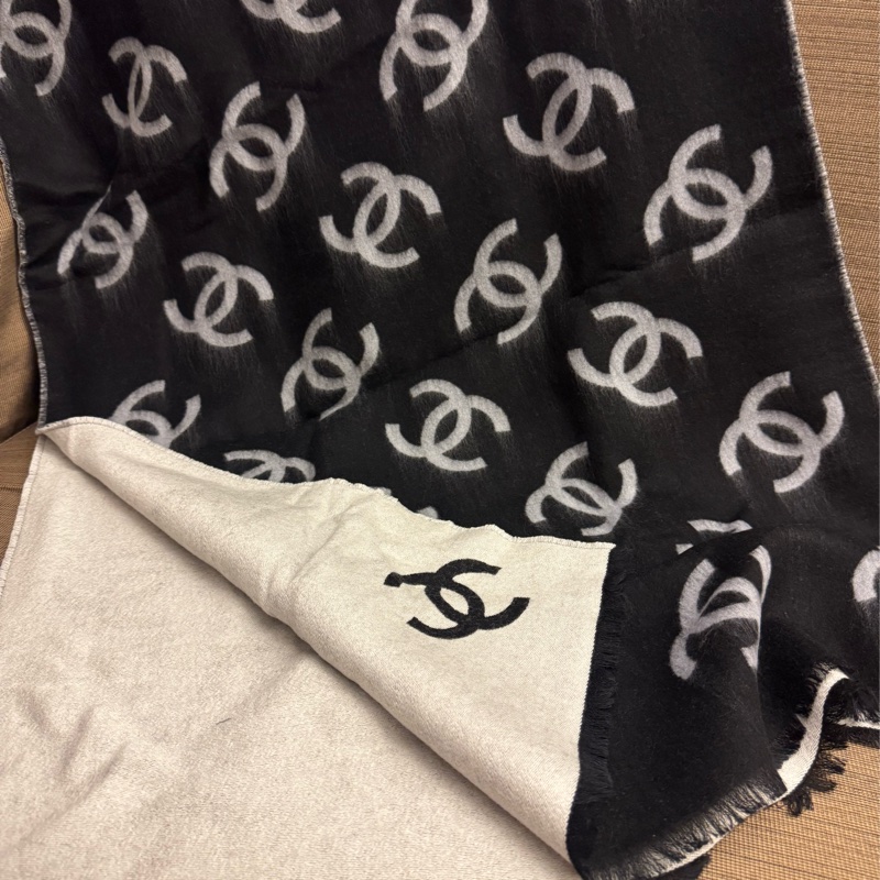 CHANEL 25b 滿logo大披肩-0