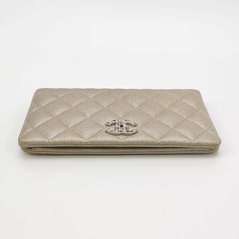 Chanel 磨砂皮 純色 菱格 絎縫 雙C 標識 錢包-4