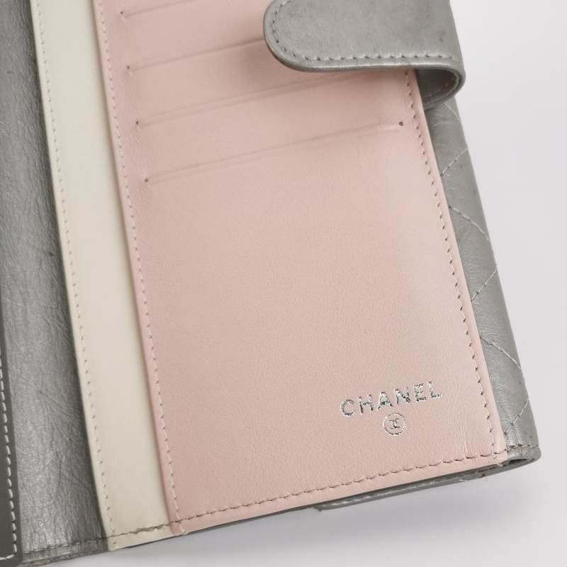 Chanel 油蠟皮 純色 菱格 絎縫 雙C Logo 錢包-6