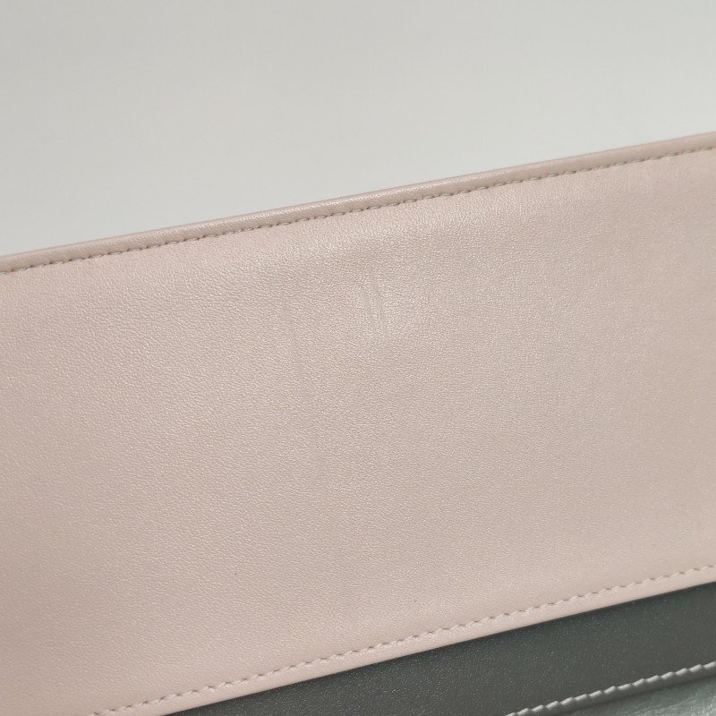 Chanel 油蠟皮 純色 菱格 絎縫 雙C Logo 錢包-15