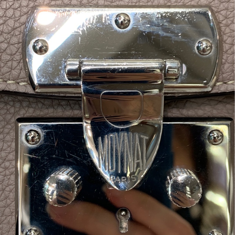 🍁Moynat莫奈Flori馬鞍包 簡約透著高級感 經典大象灰 尺寸20*9*19-9