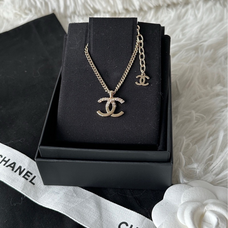 香奈兒 Chanel  項鍊  雙c吊墜 半鑽 高貴優雅 氣質凸顯-4
