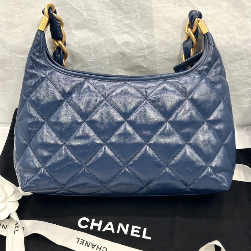 香奈兒 chanel 24a hobo 腋下包 中號 羊皮 金粗鏈 深藍色-1