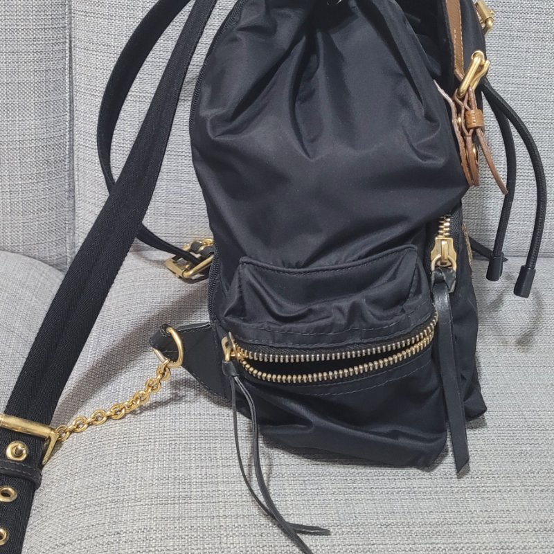 Burberry 中號鍊條後背包-2