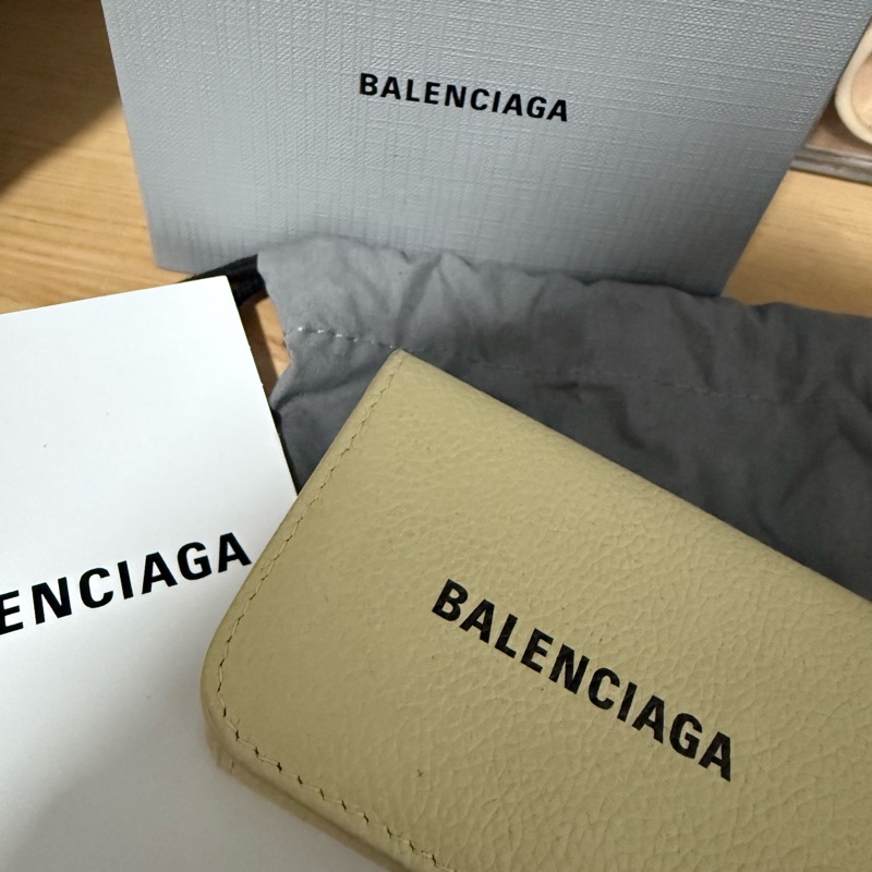 balenciaga巴黎世家三摺短夾 鵝黃色-1