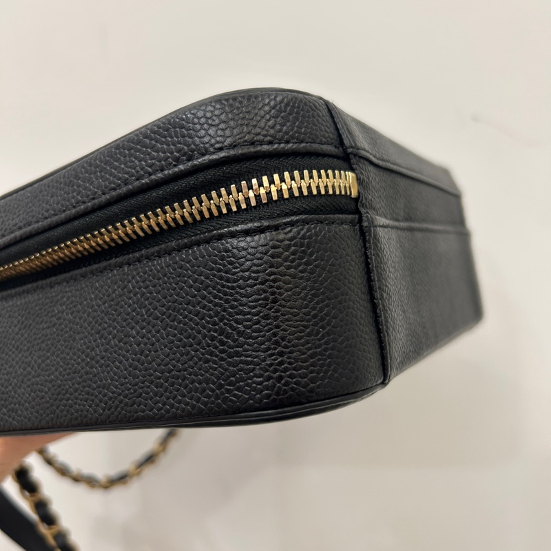 Chanel 黑荔枝Vanity case浮雕logo手提斜背化妝箱包-6