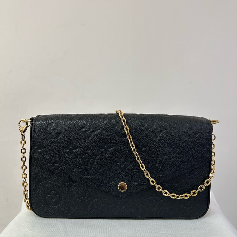 LV黑全皮壓紋信封三合一WOC-6