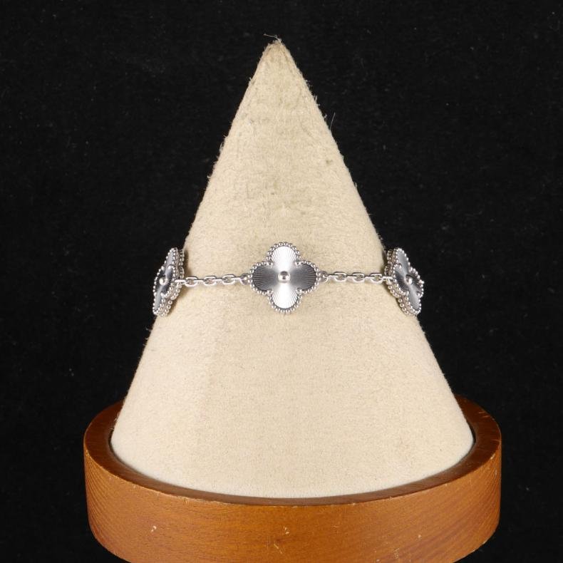 Vintage Alhambra 中號五花手鏈 镭射 新扣 18K白金 S-M碼 白金-0