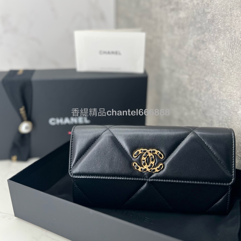 💗香緹國際精品💗 Chanel 19長夾 羊皮 極新 盒裝完整-0