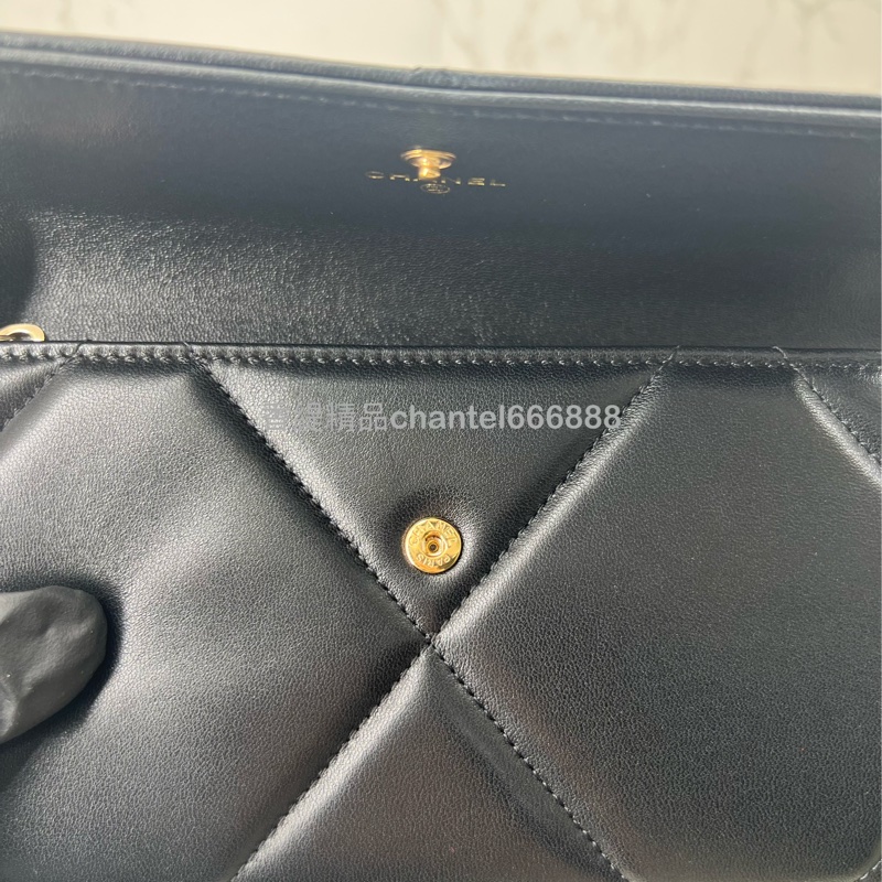 💗香緹國際精品💗 Chanel 19長夾 羊皮 極新 盒裝完整-10
