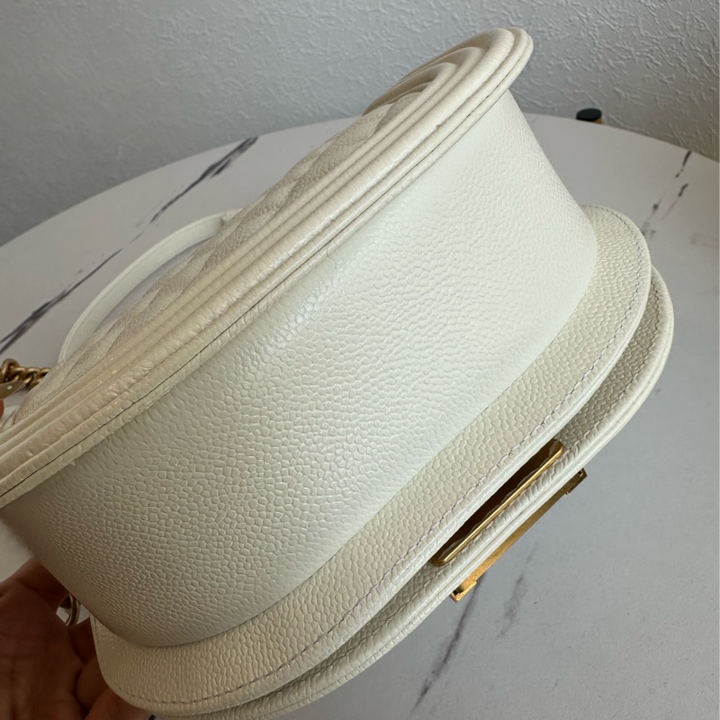 Chanel 白色荔枝半圓斜背包 很好看❤️ 98新-4