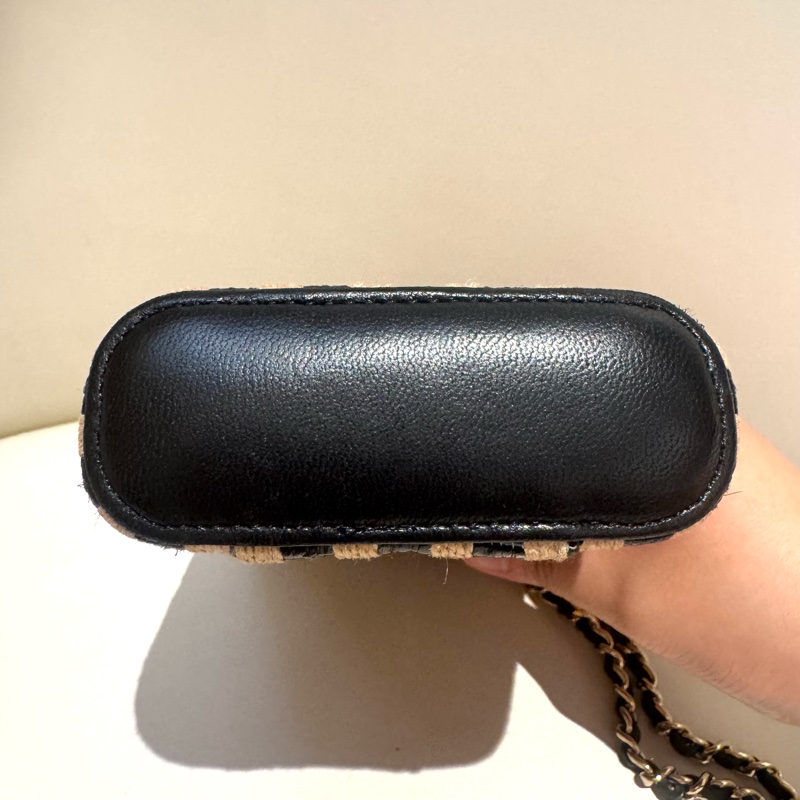 Chanel / 香奈兒 拉菲草編手機包-3