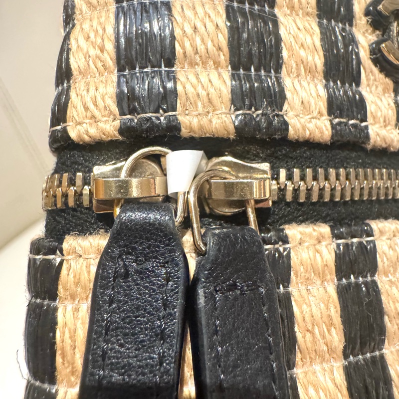 Chanel / 香奈兒 拉菲草編手機包-16