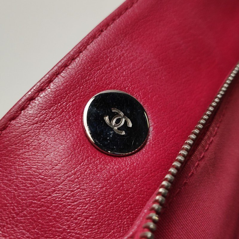 Chanel 羊皮 純色 菱格 絎縫 雙C Logo 單肩包-14