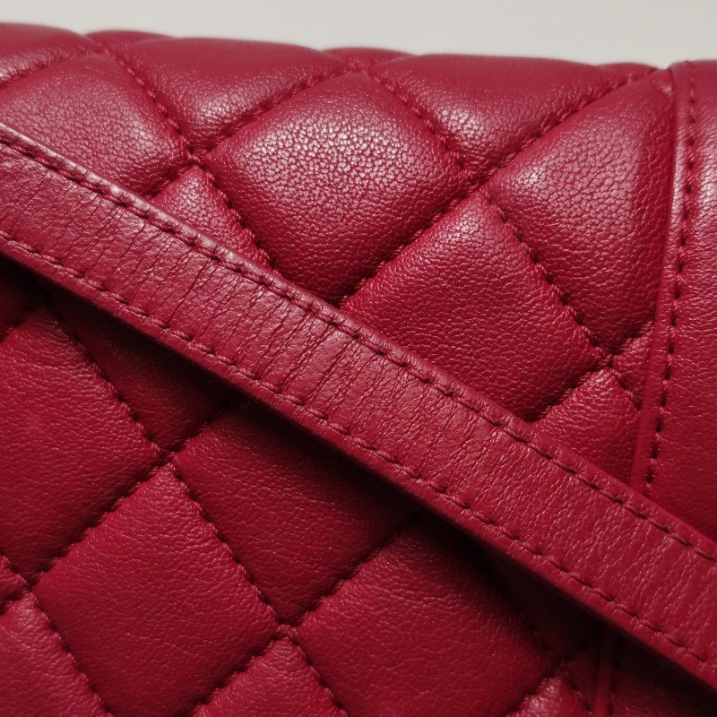 Chanel 羊皮 純色 菱格 絎縫 雙C Logo 單肩包-21