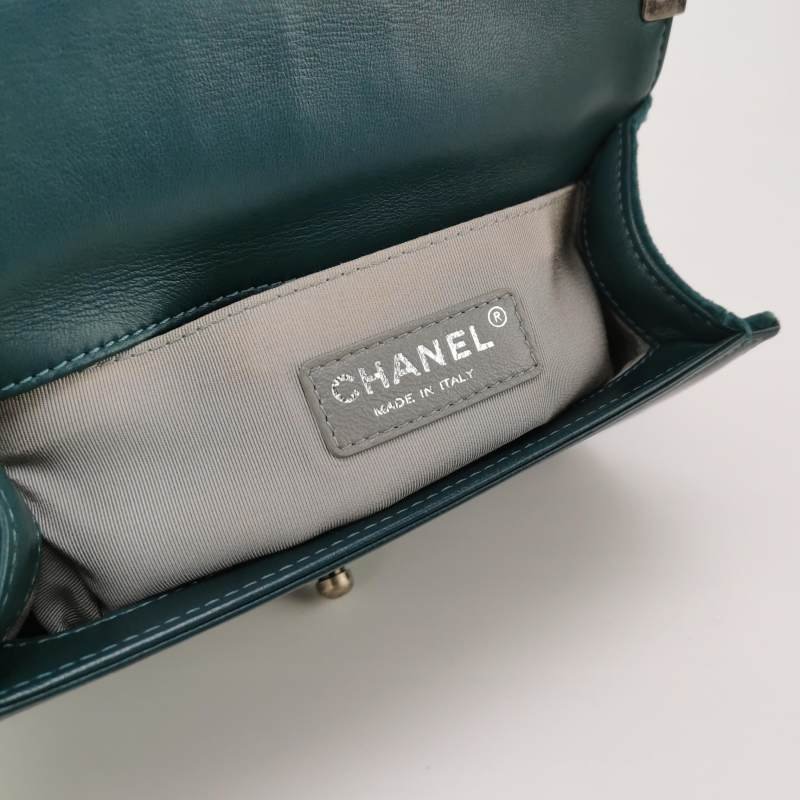 Chanel Leboy 季節限定款 小號 羊皮 絨布 菱格 方形 雙C 鎖扣 單肩包-7