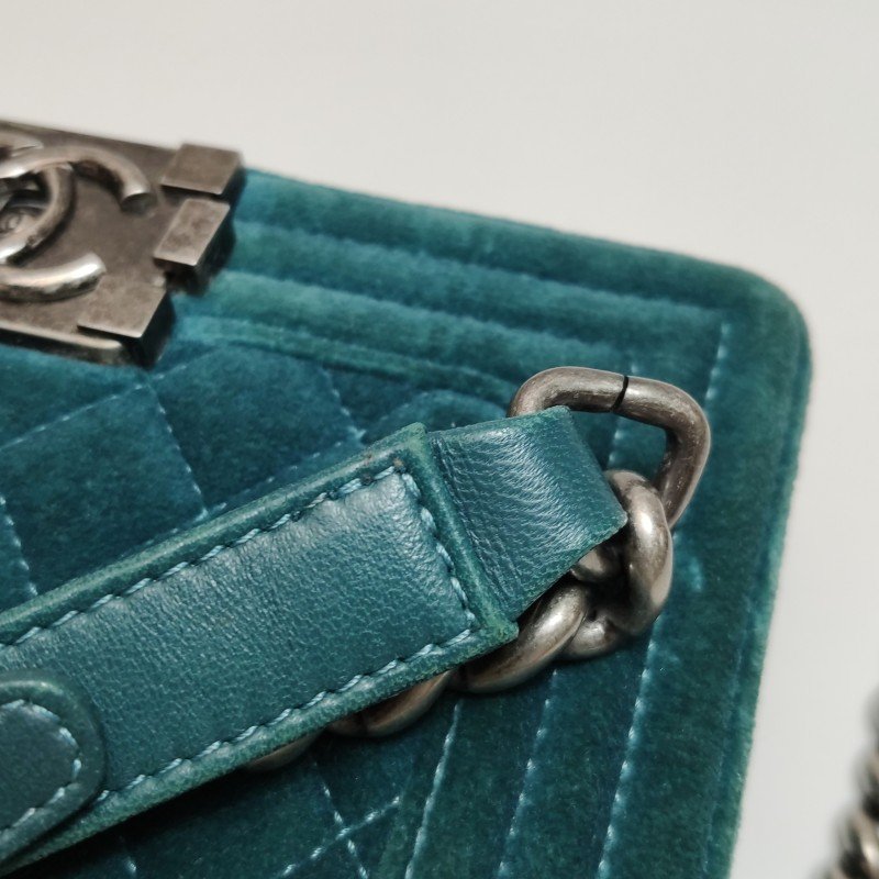 Chanel Leboy 季節限定款 小號 羊皮 絨布 菱格 方形 雙C 鎖扣 單肩包-9