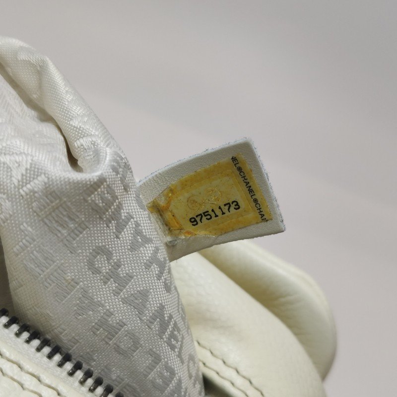 Chanel Chocolate Bar 冰格 牛皮 純色 萎格 字母 Logo 標誌 冰格紋 中古 單肩包-24