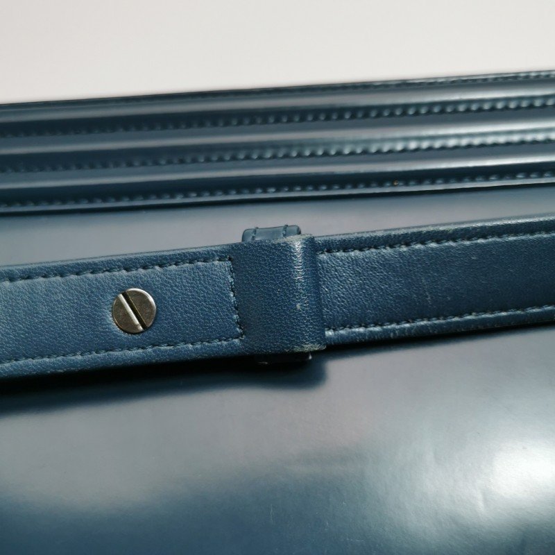 Chanel Leboy 季節限定款 中號 牛皮 純色 方形 雙C 鎖扣 單肩包-11