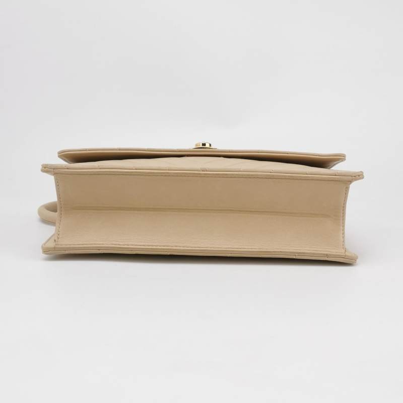 Chanel 羊皮 純色 V紋 絎縫 雙C扣 中古 斜背包 單肩包-5