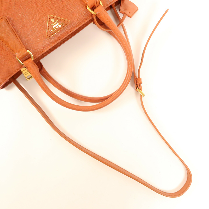 PRADA 牛皮皮革Saffiano Lux金扣手挽肩背兩用袋-4