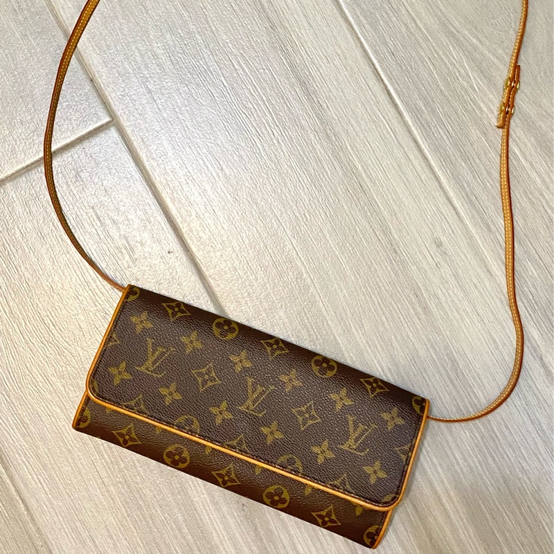 LV 中古老花信封包-1
