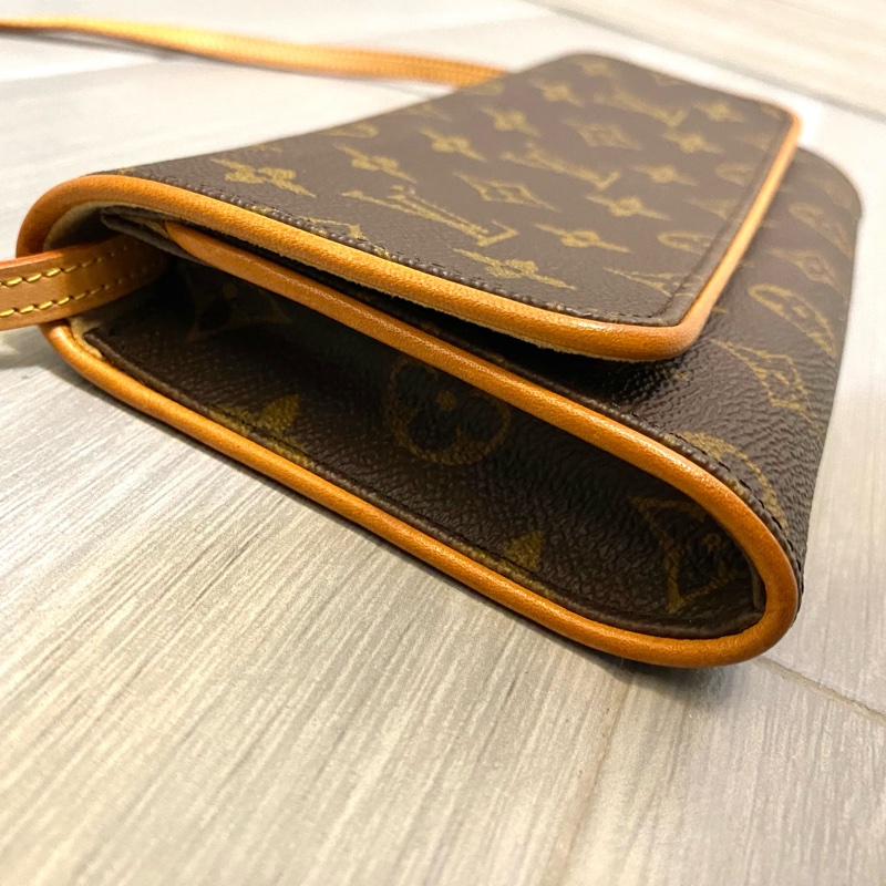 LV 中古老花信封包-2