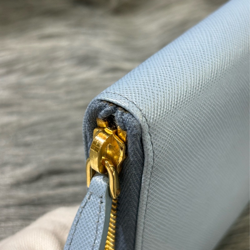 PRADA 1M0506 粉藍色 牛皮 蝴蝶結 拉鍊 零錢 信用卡 包 長夾 皮夾 錢包-9