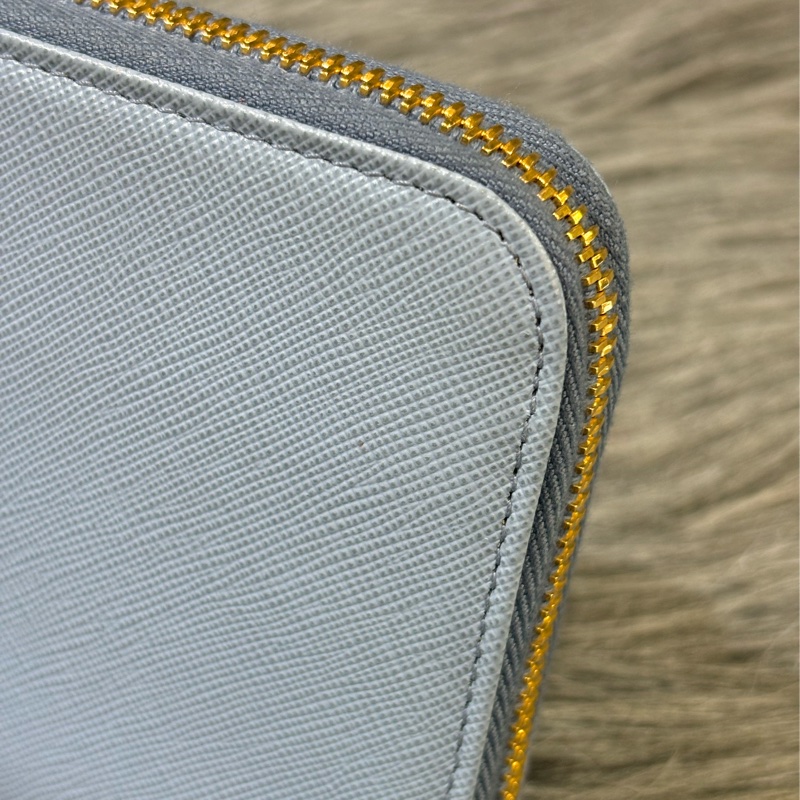 PRADA 1M0506 粉藍色 牛皮 蝴蝶結 拉鍊 零錢 信用卡 包 長夾 皮夾 錢包-17