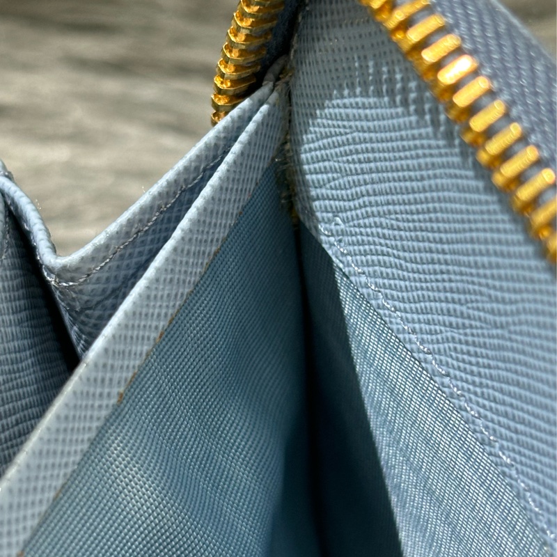 PRADA 1M0506 粉藍色 牛皮 蝴蝶結 拉鍊 零錢 信用卡 包 長夾 皮夾 錢包-34