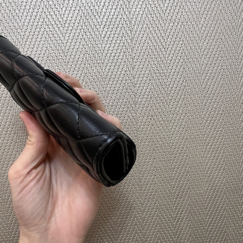 Chanel 黑羊皮黑釦零錢卡包AP0214-8