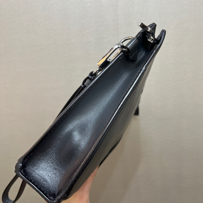 Montblac 黑灰漸層牛皮銀釦大班手拿包MB131680-4