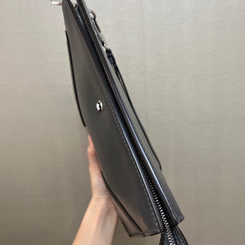 Montblac 黑灰漸層牛皮銀釦大班手拿包MB131680-5