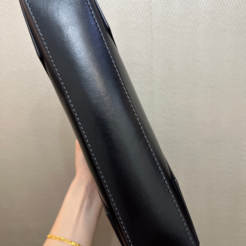 Montblac 黑灰漸層牛皮銀釦大班手拿包MB131680-9