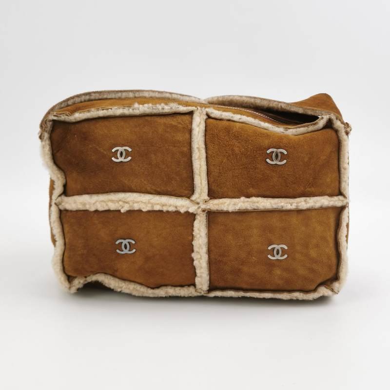 Chanel 翻毛皮 拼色 雙C Logo 單肩包-4