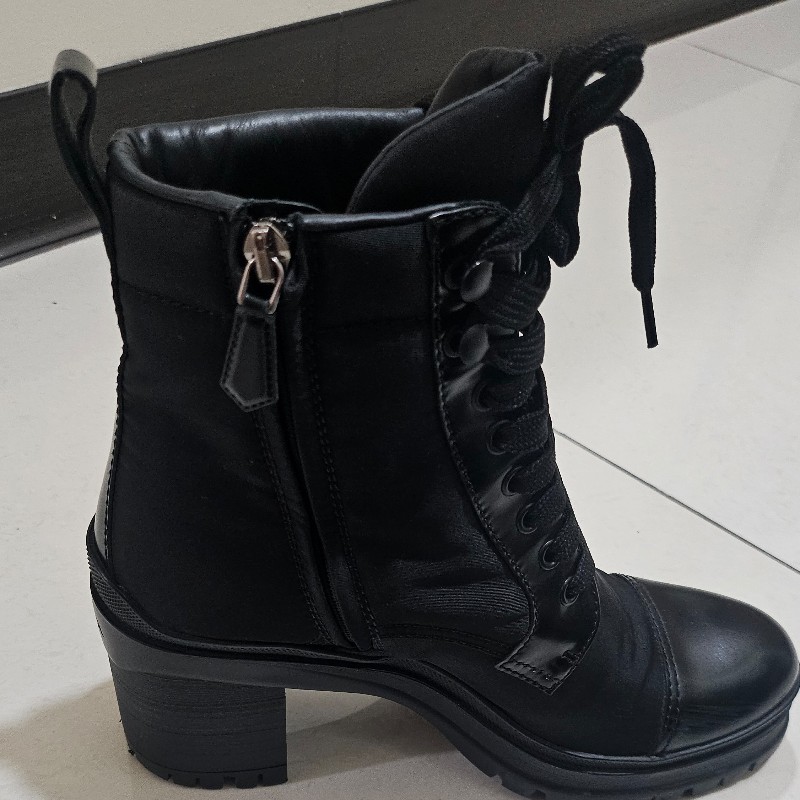 PRADA三角形標誌短繫帶靴#38尼龍黑色二手-1