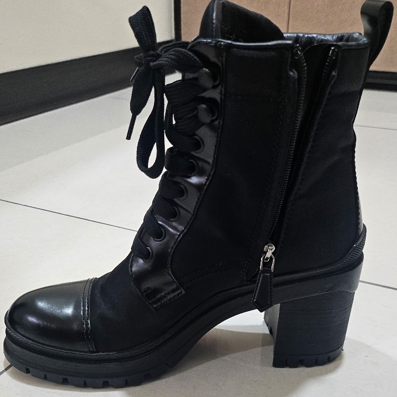 PRADA三角形標誌短繫帶靴#38尼龍黑色二手-4