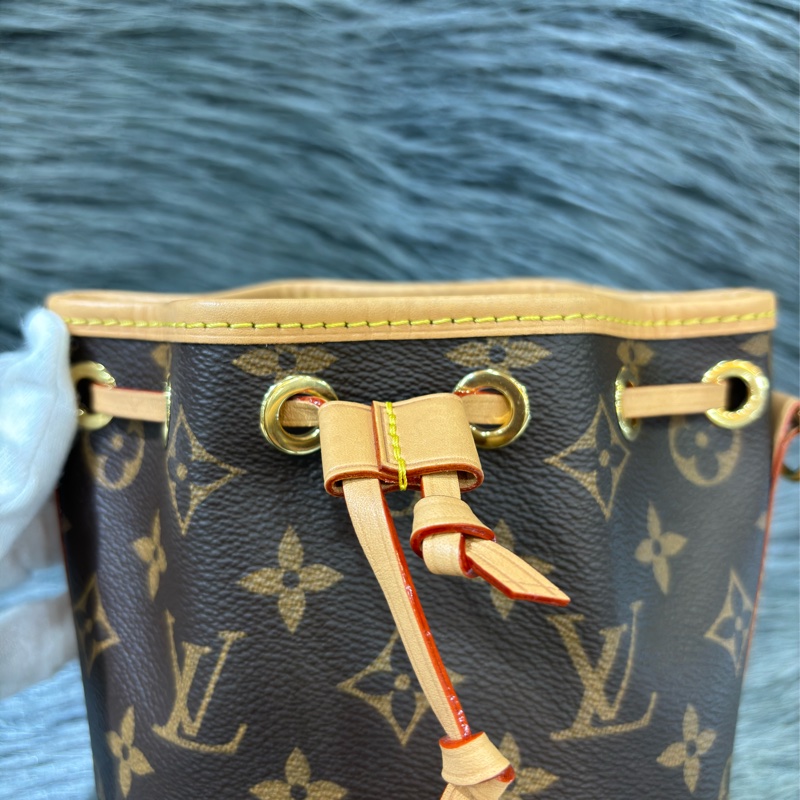 LV M81266 NANO NOE MINI 原花字紋老花 迷你水桶包手提包肩背包斜背包-9