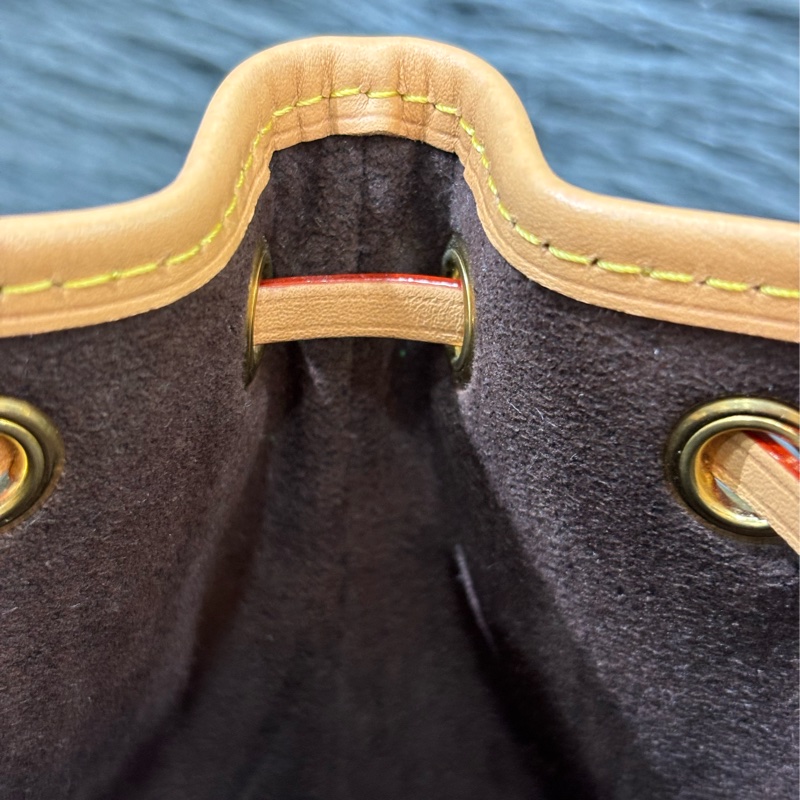 LV M81266 NANO NOE MINI 原花字紋老花 迷你水桶包手提包肩背包斜背包-14